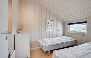 3 bedrooms, free WiFi - Gorgeous home in Hemmet with sauna (Hemmet)