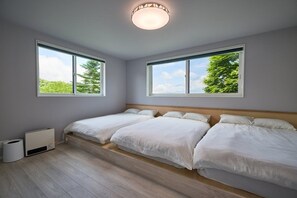 3 bedrooms, iron/ironing board, Internet