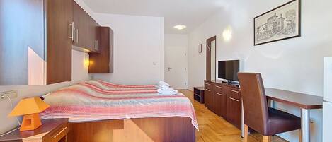 1 bedroom, Internet