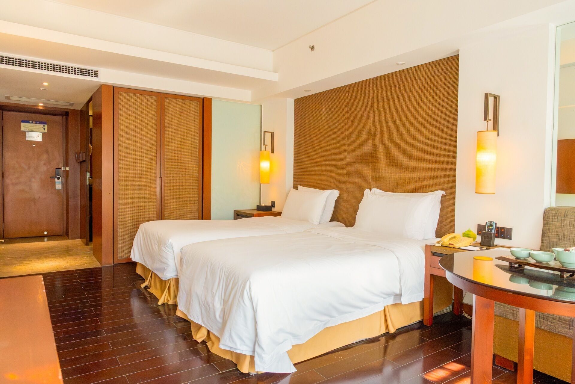 Basic-Zweibettzimmer, Hügelblick