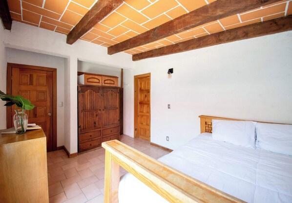 4 bedrooms, WiFi, bed sheets