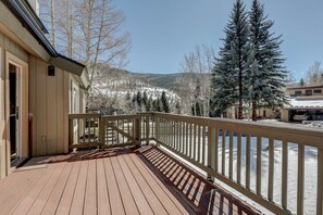 Terrace/patio - West Vail Gem 3BR 3Bath with Free Shuttle (Vail)