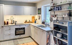 Kühlschrank, Mikrowelle, Geschirrspüler