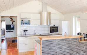 Kühlschrank, Mikrowelle, Geschirrspüler