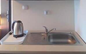 Fridge, microwave, cookware/dishes/utensils - 1 bedroom stunning apartment in Jaroslawiec (Jaroslawiec)
