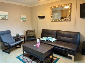 Living area - Cozy  1-bedroom villa with pool steps to beach & amazing intercostal water view (Pompano Beach)