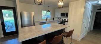 The Velvet Antler- Rustic Lodge in Albany Texas