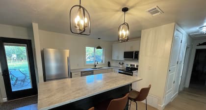 The Velvet Antler- Rustic Lodge in Albany Texas