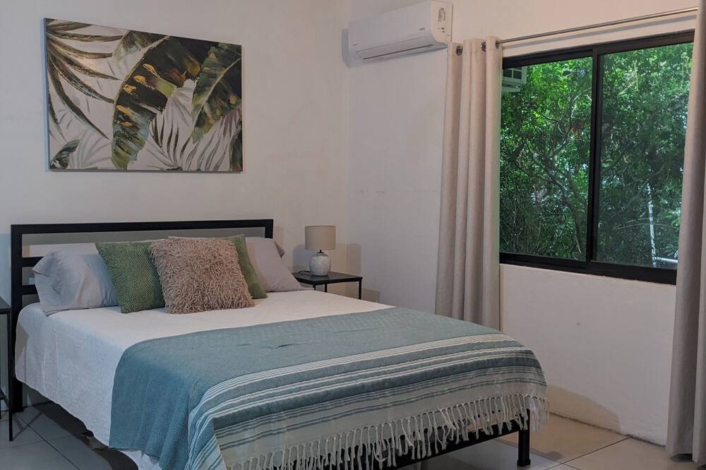 Tranquil Jungle Studio Retreat Near Del Coco Beach