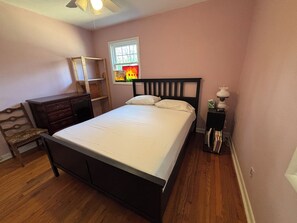 Room - 2-bedroom house in fantastic Clarkston with AC and comfort (Clarkston)