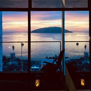 Deluxe Apartment, Balcony, Harbor View - Seaview Bliss Studio - Tropical Elegance (Kota Kinabalu)