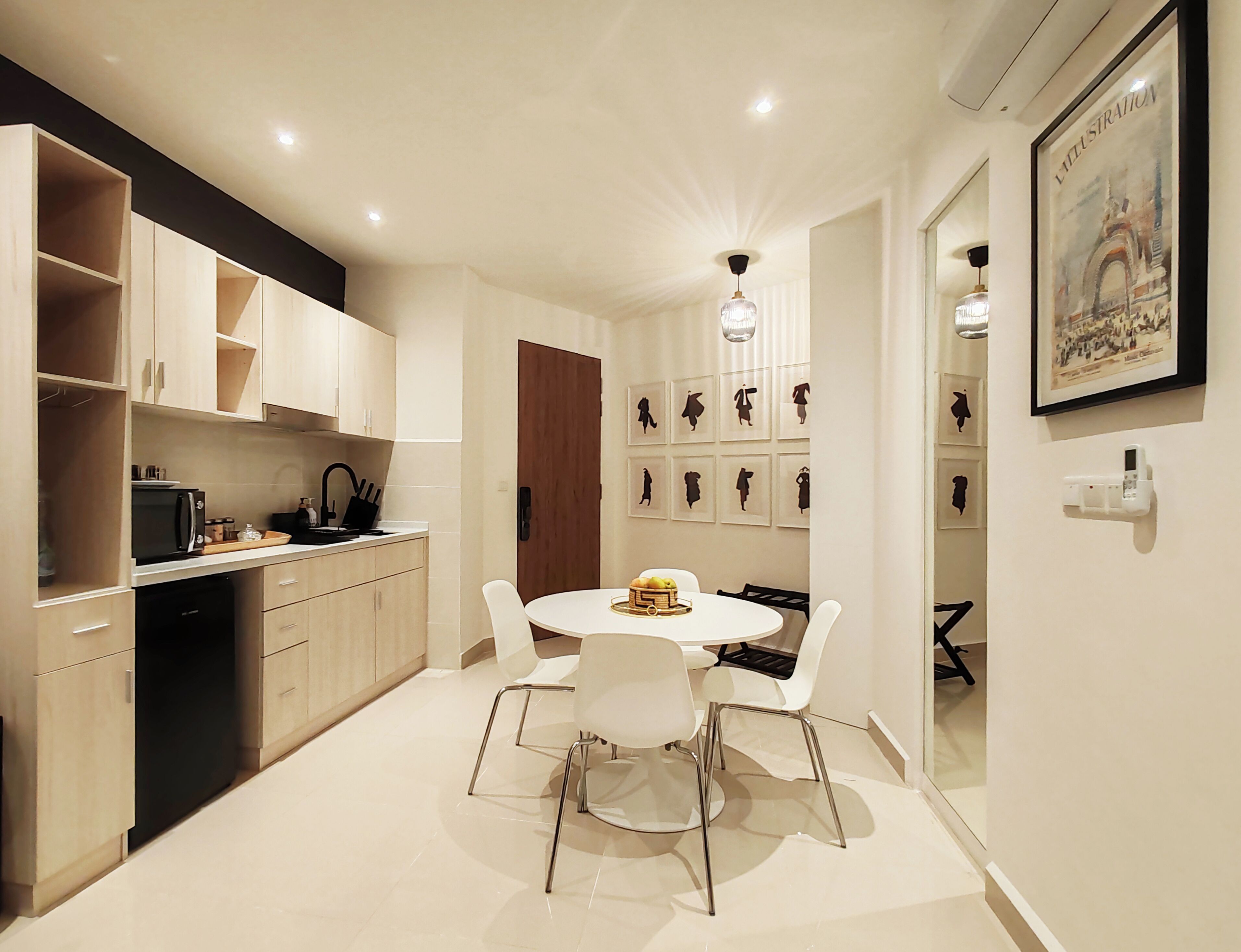 Luxury Apartment, Balcony, Harbour View | Dining