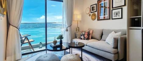 Premium Apartment, Balcony, Harbour View | Living area