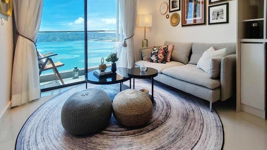 Seaview Bliss Studio - Tropical Elegance
