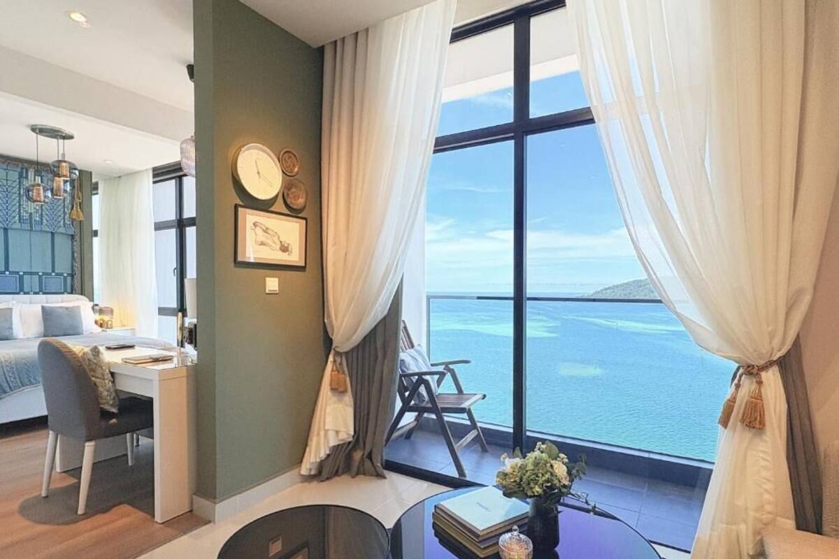 Premium Apartment, Balcony, Harbour View