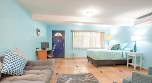 WiFi, bed sheets - Private Suite Ideal for Solo Travelers Or Couples (La Paz)