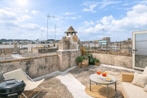 Outdoor dining - Dimora Alexanos by Symphonya Rentals (Alessano)