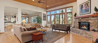 Bigfork Eagle Bend House - Spacious, Private & Serene - 4 Bdrm/4 Bthrm