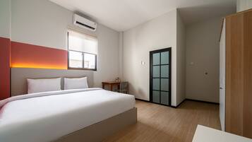 Premium Room | Free WiFi, bed sheets