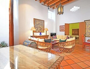 TV, offices - Oceanview Poolside Bliss by Vibrant Malecón (La Paz)