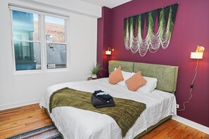 Room - Pilsen 6BR Getaway with Game Room, Gym & Paid Parking Near Illinois Medical (Chicago)