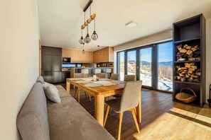 Dining - Chalet with beautiful panorama and sauna (Albrechtice v Jizerskych horach)