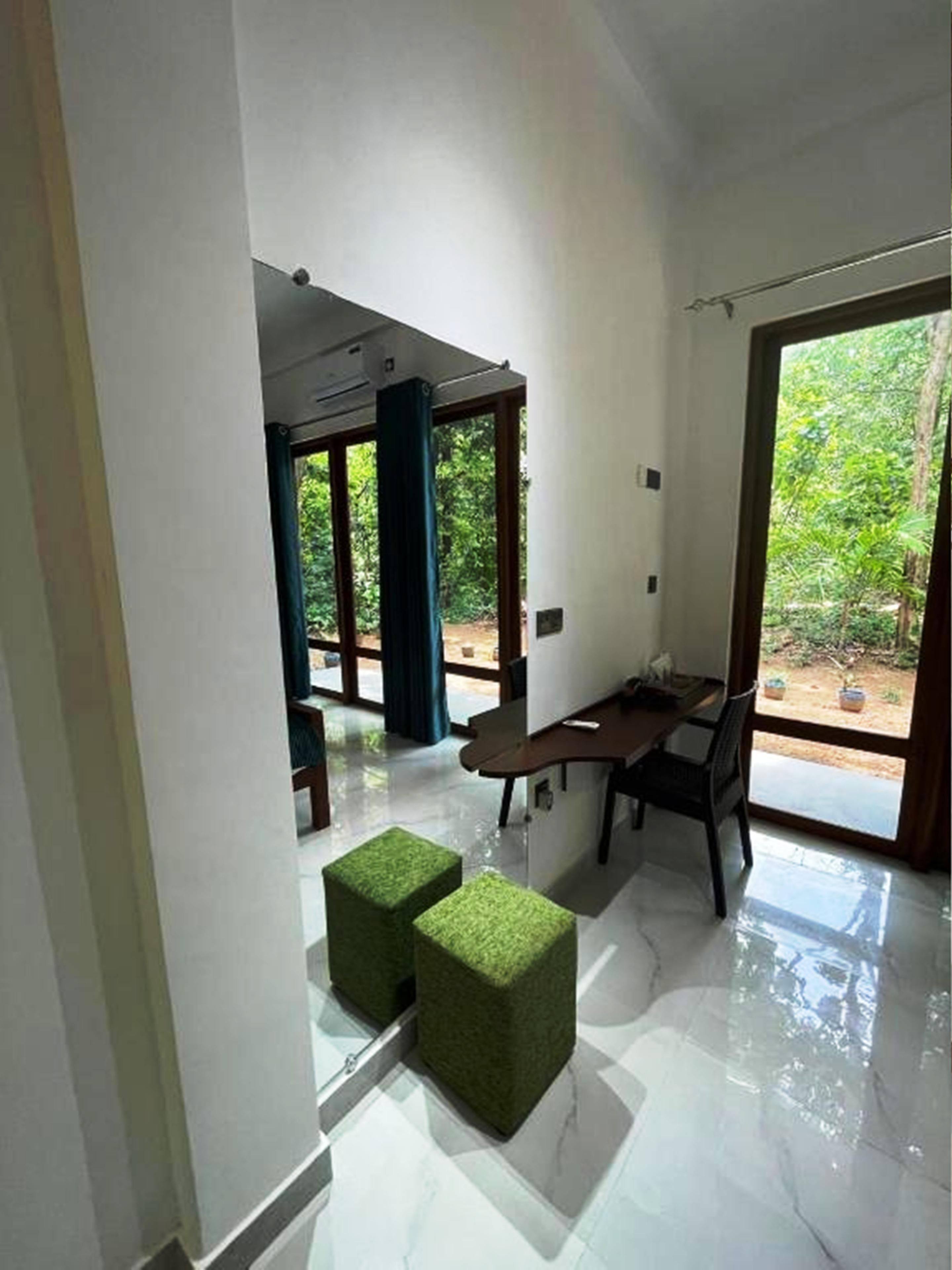 Deluxe Double Room, Garden View | Interior