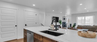 Beautiful New 4-bedroom townhome in Salt Lake City