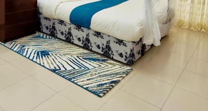 Green house guesthouse, Clean, quiet, secure, home from home in Baridhara, Dhaka