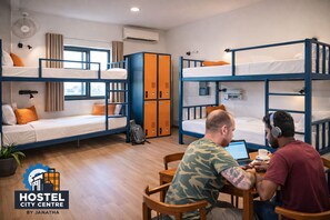 Asrama Umum, pemandangan kota