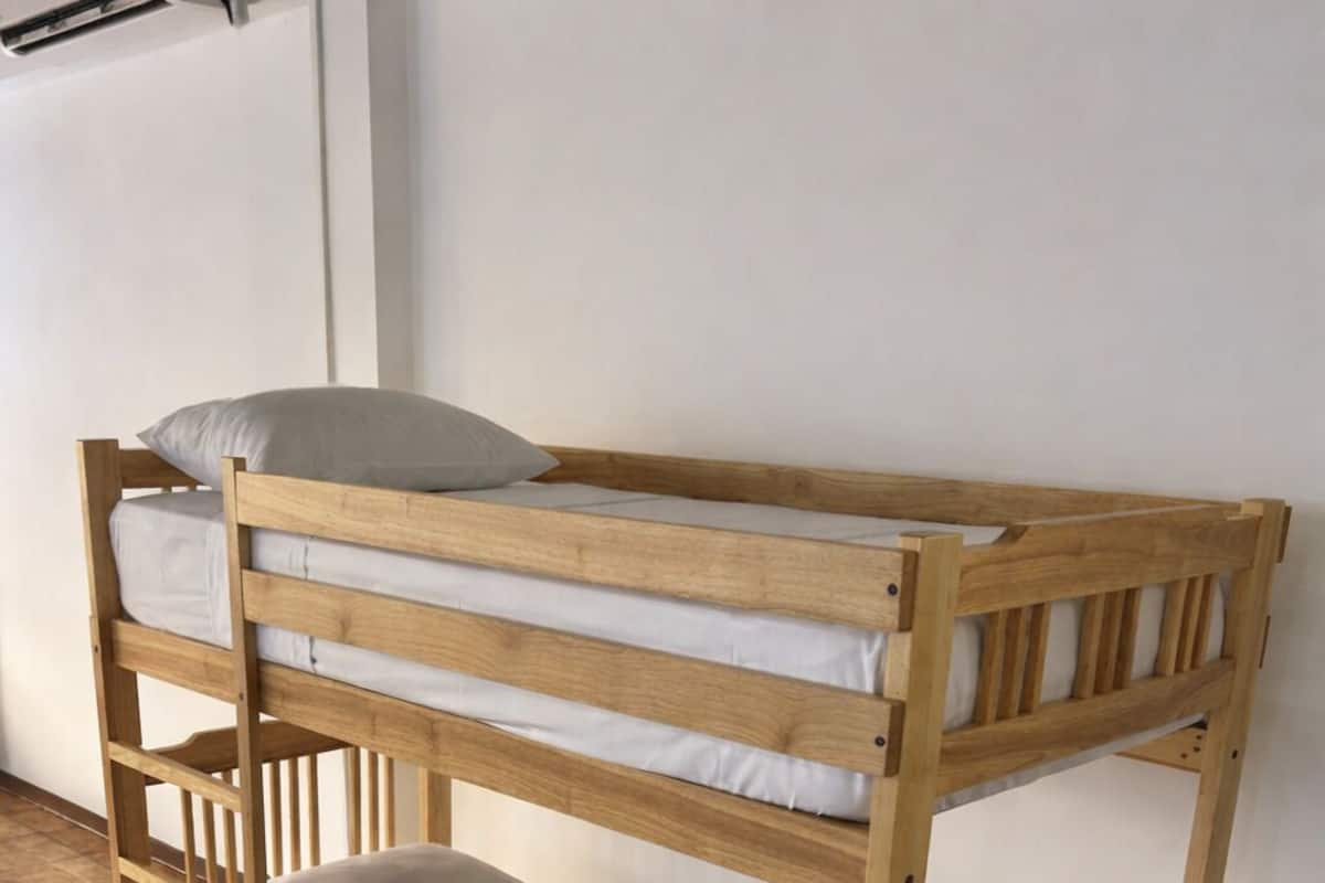 Wifi gratis y ropa de cama