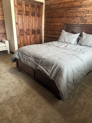5 Schlafzimmer, Reisekinderbett, kostenloses WLAN, Bettwäsche