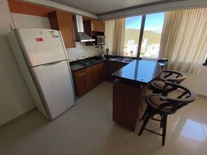 Private kitchen - 4 bedroom apartment in Rodadero Santa Marta in front of the sea! (Santa Marta)