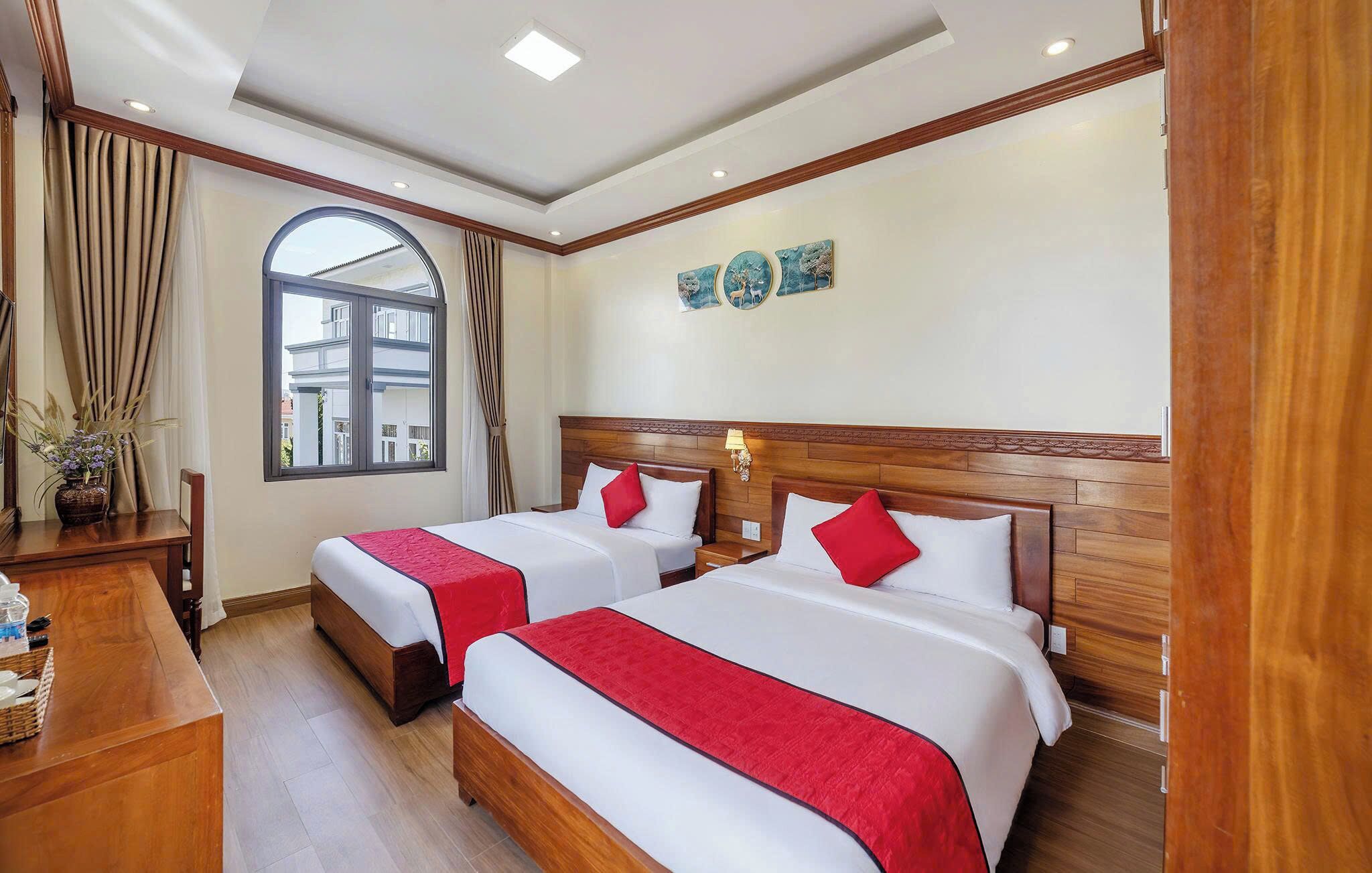 Neljän hengen perhehuone, parveke, näköala puutarhaan