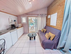 TV - Villa Ecureuils by Interhome (Mimizan)