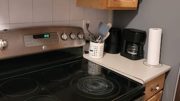 Apartment, 2 Bedrooms, Patio | Bahagian dalam