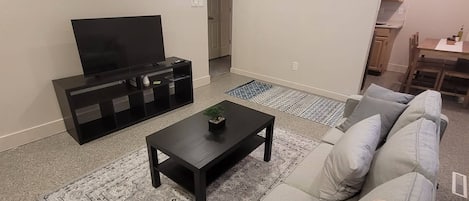 Apartment, 2 Schlafzimmer, Terrasse | Wohnzimmer