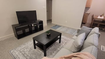 Apartment, 2 Bedrooms, Patio | Living room