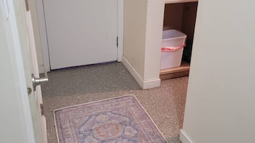 Apartment, 2 Bedrooms, Patio | Bahagian dalam