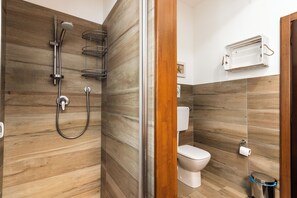 Shower, hair dryer, bidet, towels - Two Steps from the Sea Down (Gallina)