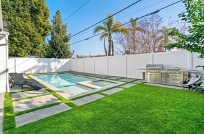 Outdoor pool - 3BR Retreat w/ Pool & Spa, Prime Tarzana Location (Los Angeles)