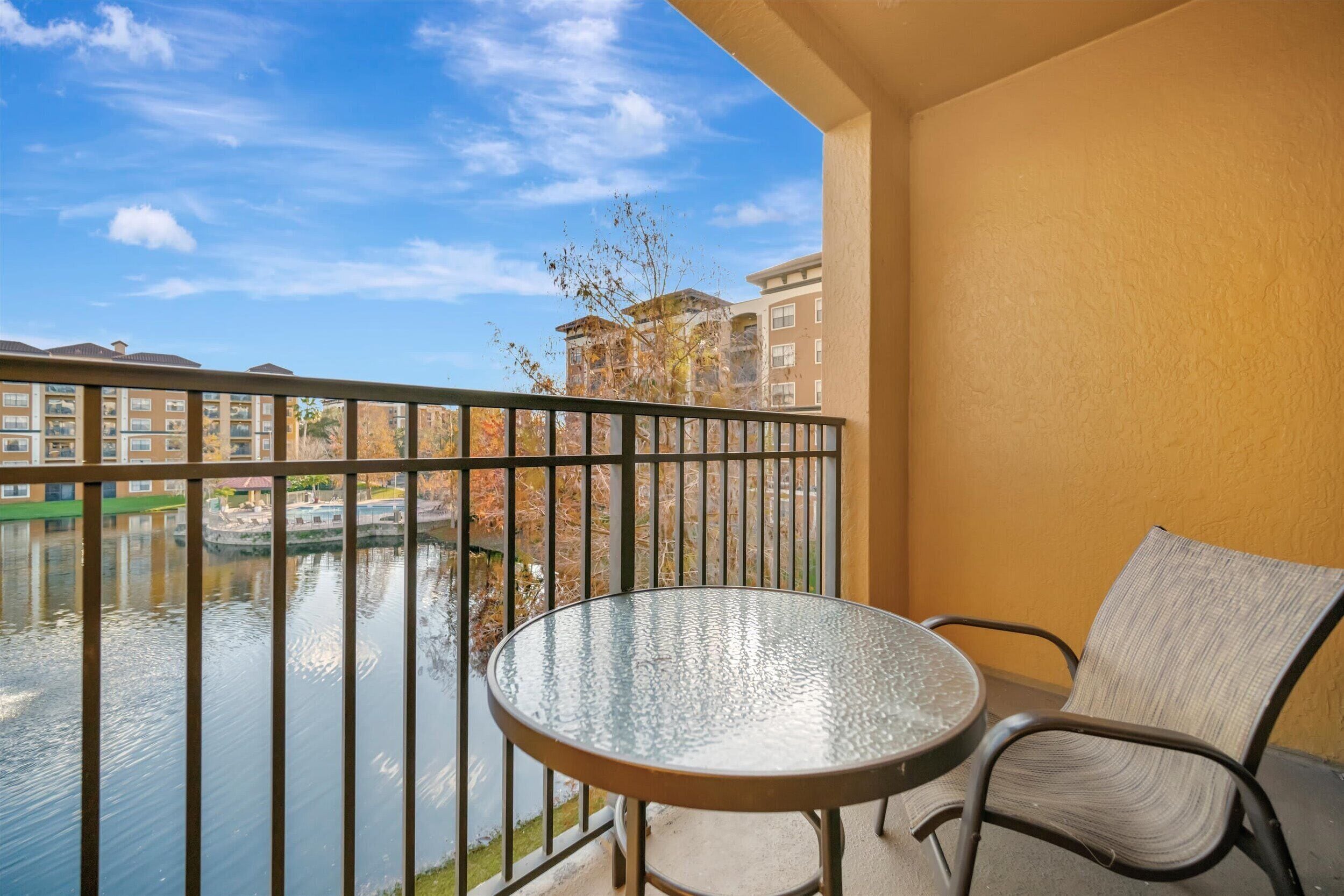 Design-Apartment, 2 Schlafzimmer, Balkon | Unterkunftsgelände