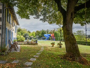Children’s area - Spacious familyhouse with privat pool and slide (Lusignac)