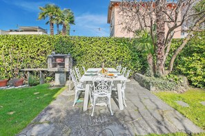 Family Apartment, Multiple Bedrooms (Casa Viola garden) | Outdoor dining - Casa Viola Garden (Losone)