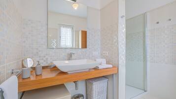Standard Apartment, Multiple Bedrooms, Refrigerator & Microwave (Il Parco Exclusive) | Bathroom | Combined shower/tub, hair dryer, bidet, towels