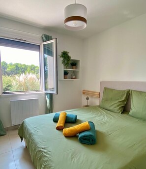 5 bedrooms, iron/ironing board, travel cot, free WiFi - Haven of peace: villa with private pool (Lorgues)