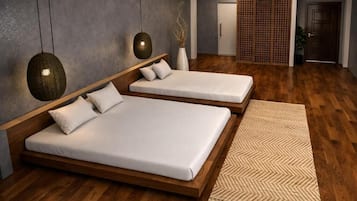 Family Room, Balcony