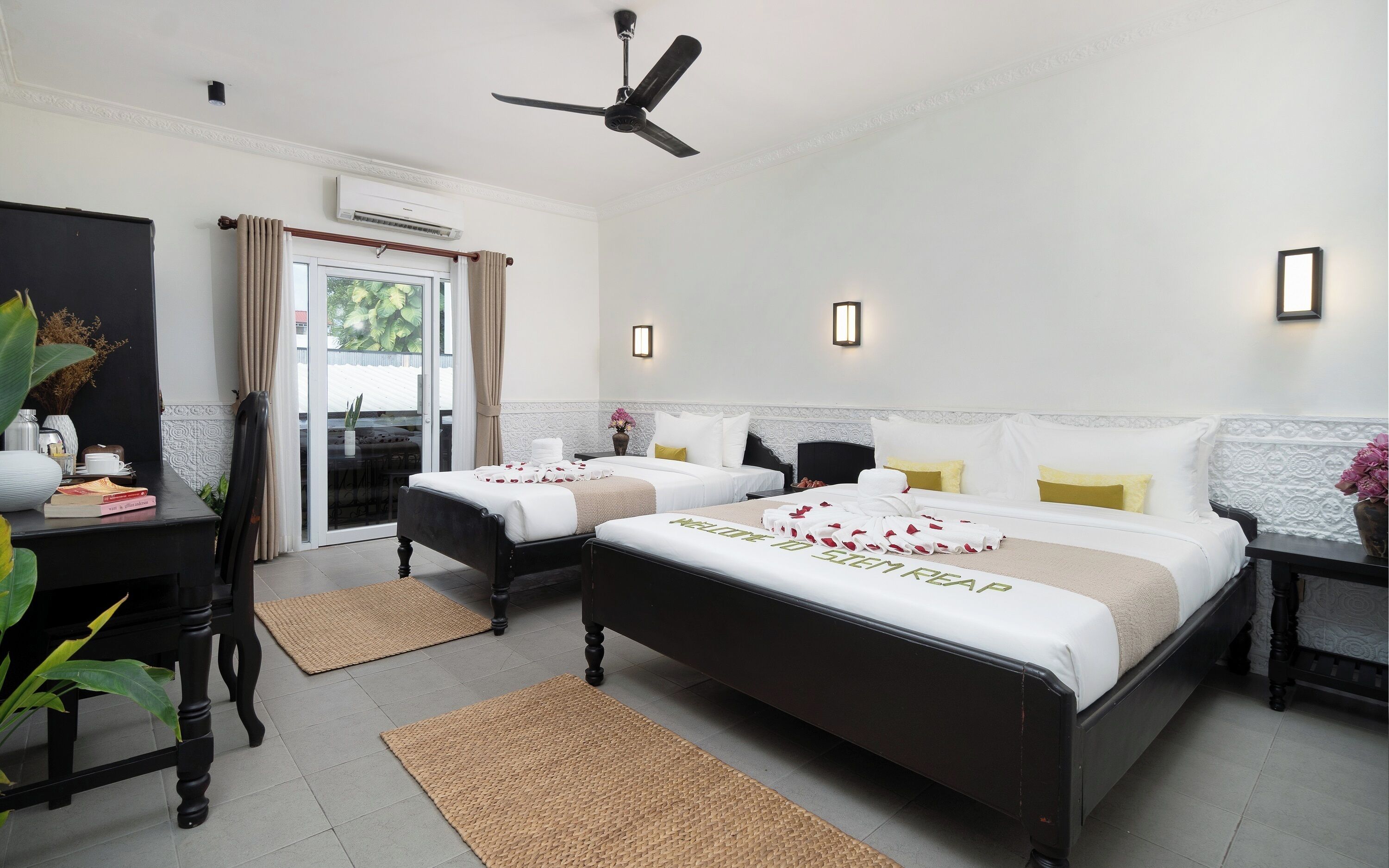 Quarto família, sacada | Frigobar, cofres nos quartos, individualmente decorados