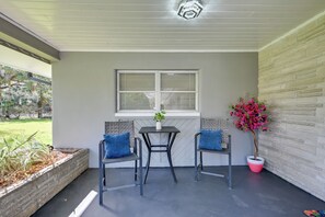 Outdoor dining - 7 Mi to Busch Gardens! Family & Pet-Friendly Home (Lutz)