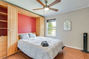 2 habitaciones, escritorio, internet y ropa de cama 